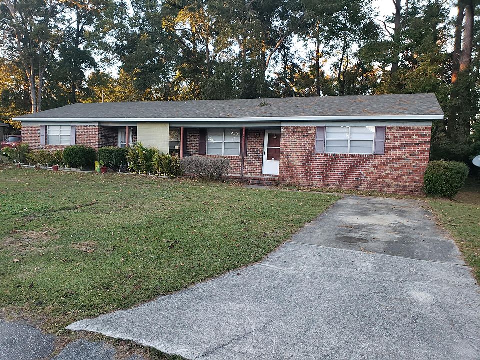1/2 Duplex with Private Drive & Porch