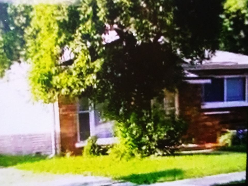 2nd image of 2249 E 102nd St