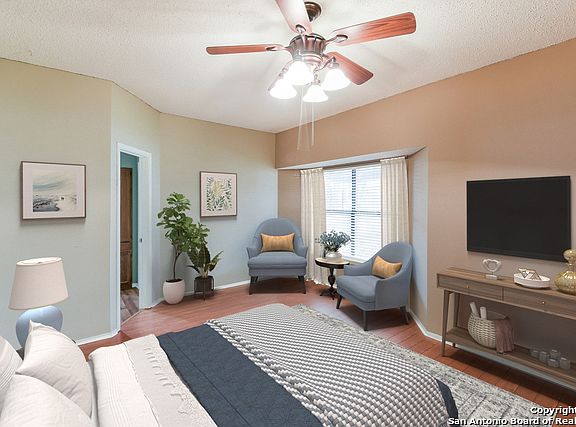 2nd image of 3323 Falcon Grove Dr
