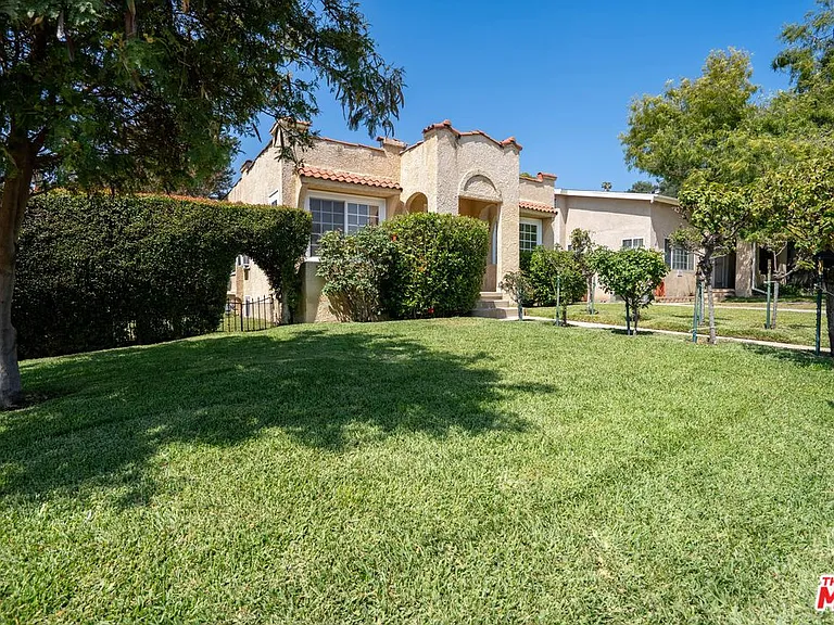 1829 Fair Park Ave — Photo 2