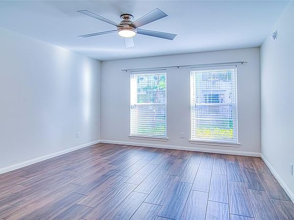 5th image of 440 N Post Oak Ln #440