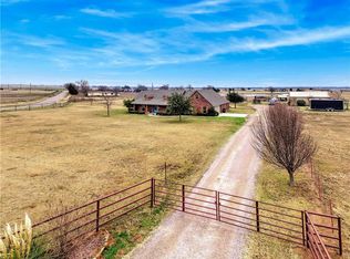 416 Old Town Rd, Collinsville, TX 76233