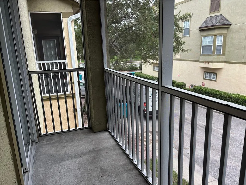 2 bed, 2.5 bath, 1250 sqft, $2,000 — Photo 2