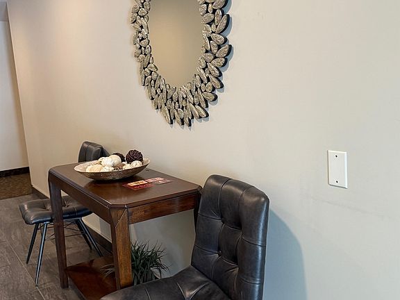4th image of 29 Stratford Rd #101