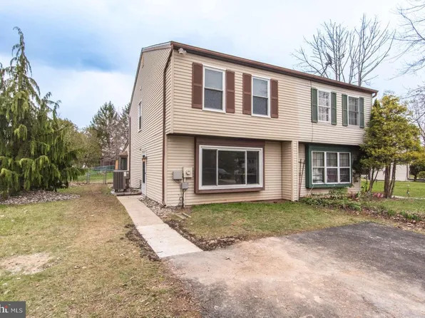 195 Redwood Dr, Quakertown, PA 18951