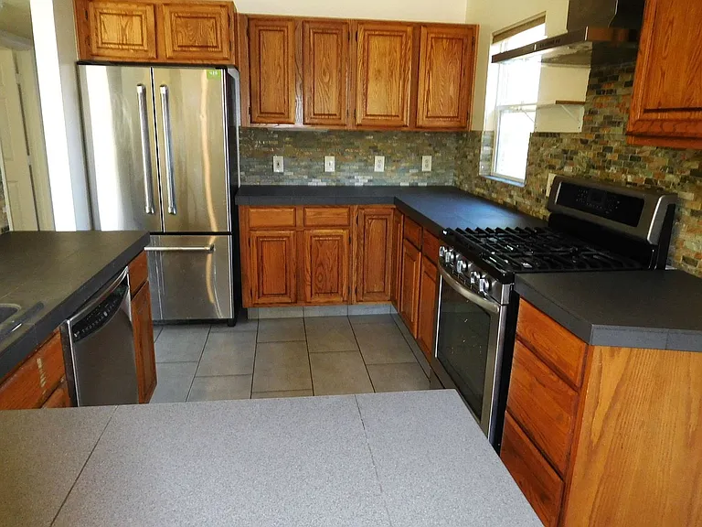 1150 Ralston St — Photo 6