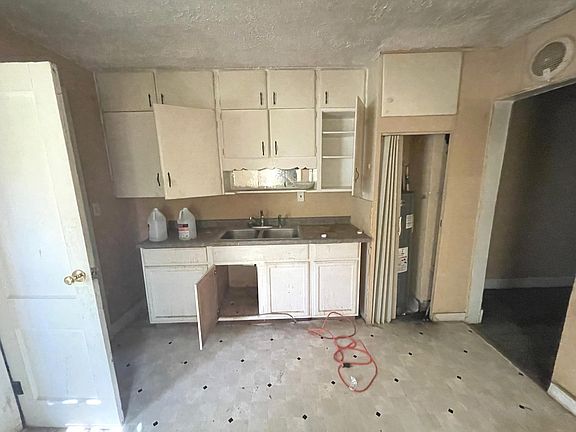 5th image of 1416 N Kealing Ave