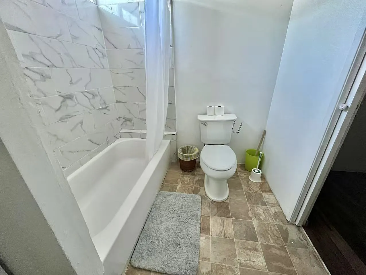 1 bed, 3500 sqft, $1,100 — Photo 4