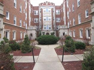 6719 S Paxton Ave APT 1S, Chicago, IL 60649