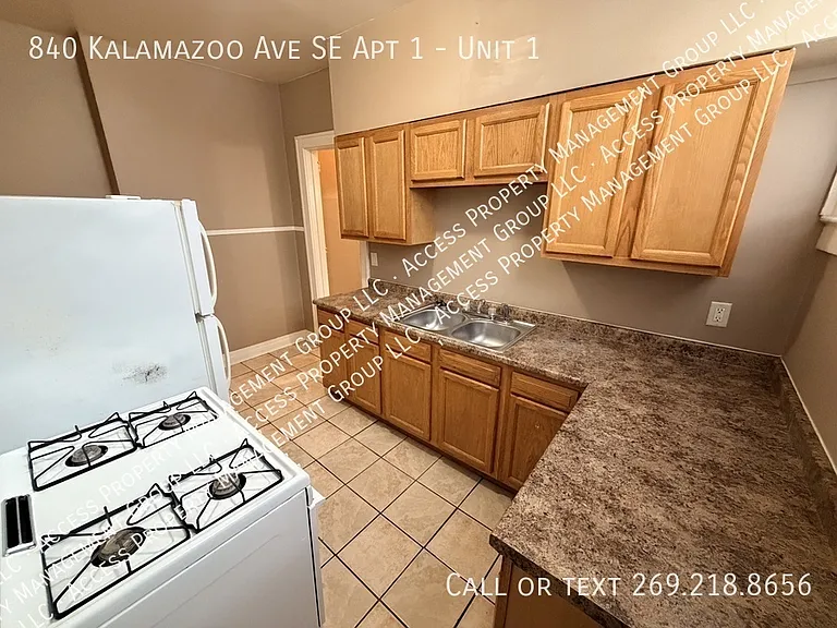 840 Kalamazoo Ave SE #1 — Photo 25