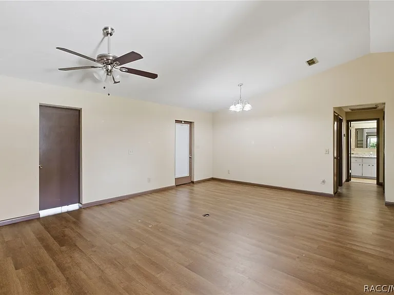 3632 N Honeylocust Dr — Photo 4