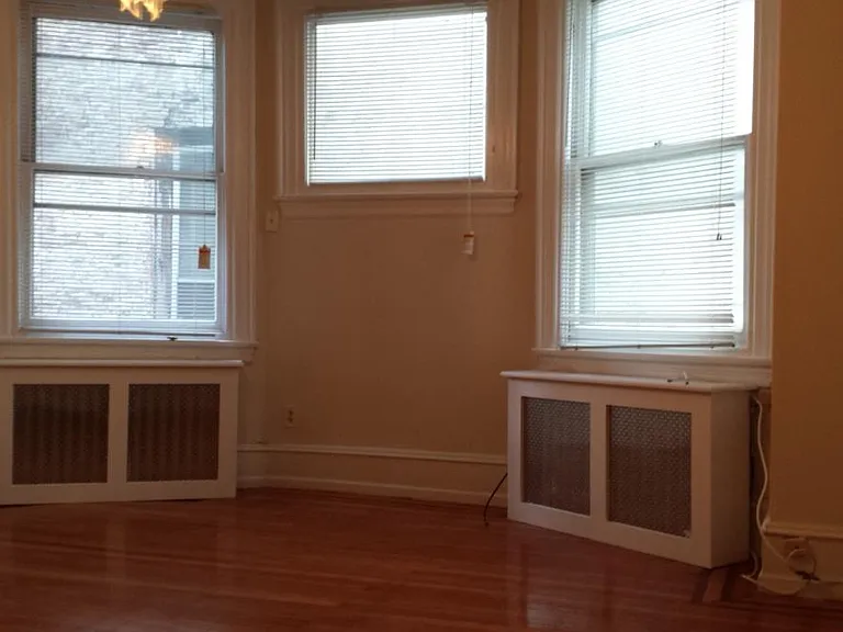 1953 Locust St #2R — Photo 6