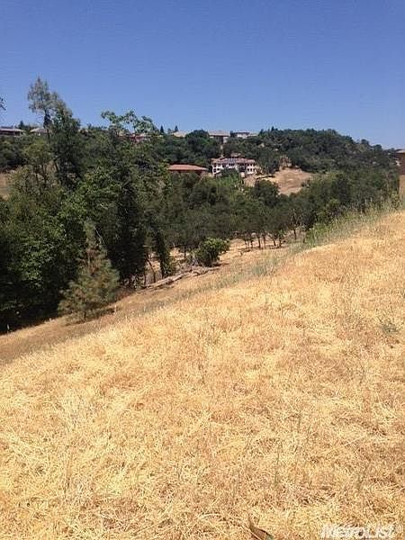 2nd image of 1615 Ridgeview Cir