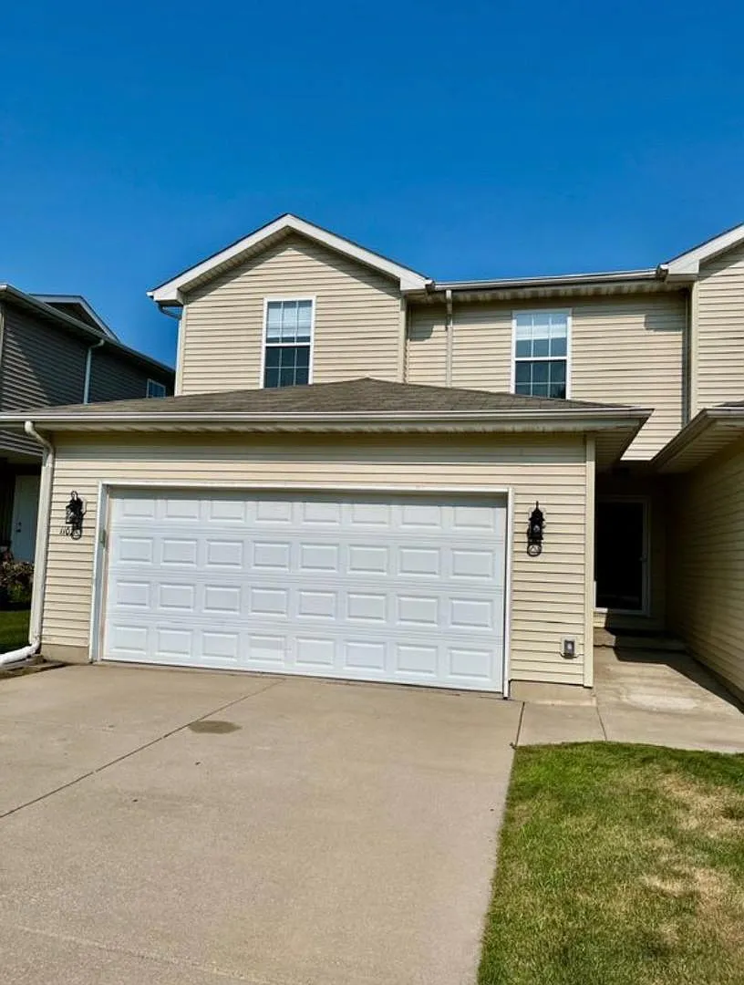 1102 Emma Ct - 1102 Emma A — Photo 1