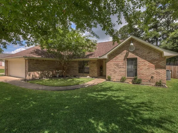 904 Cherry Hills Dr, Huntsville, TX 77340