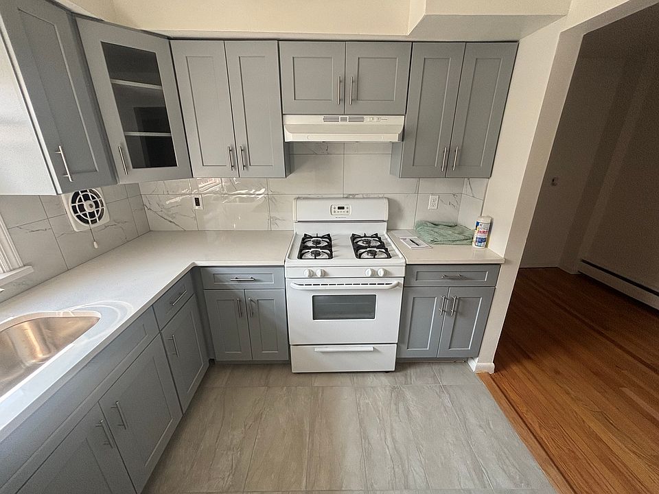 1st image of 613 Jackson Ave