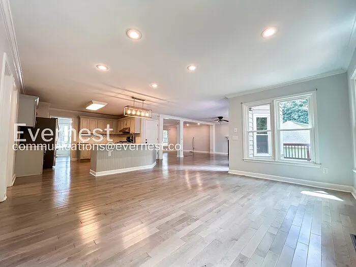 5950 Henley Dr — Photo 9
