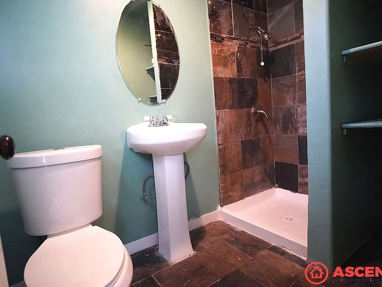 1119 H St — Photo 13