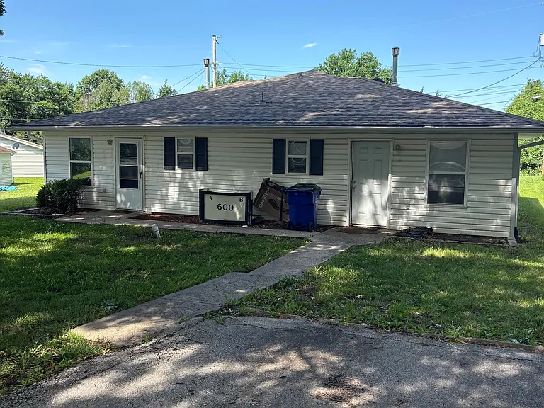 600 NW Westvale Cir #A — Photo 1