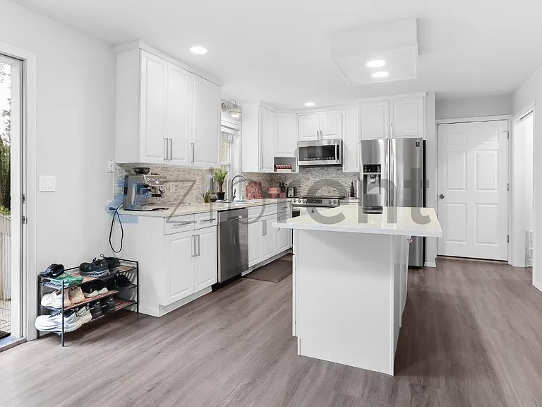 16376 SE 40th St — Photo 3