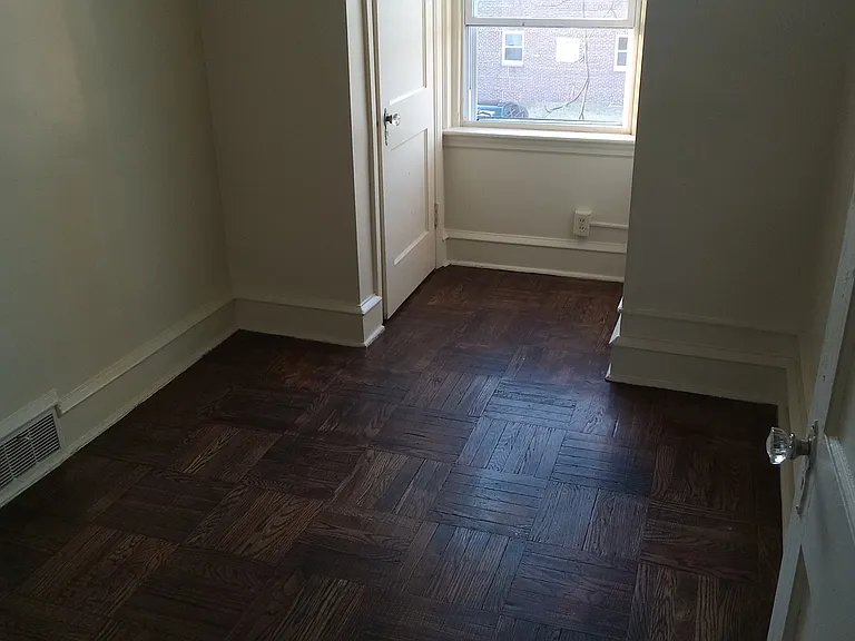 5537 Woodland Ave — Photo 4