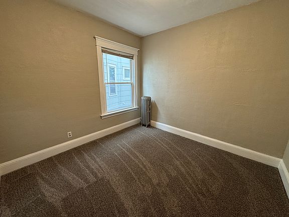 5th image of 723 Amherst St #1