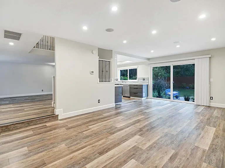 357 San Marin Dr — Photo 8
