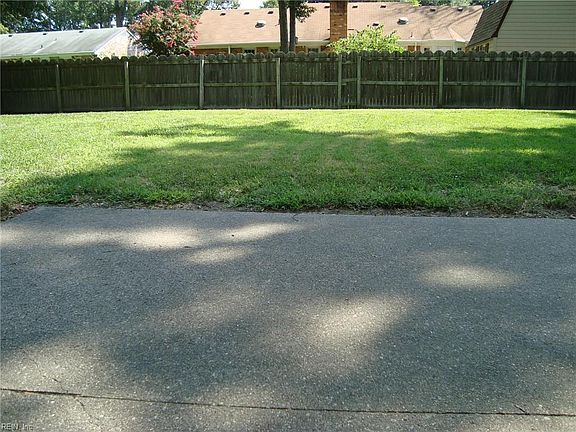 4th image of 4109 Summerset Dr
