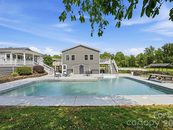 5th image of 139 Perrin Dr