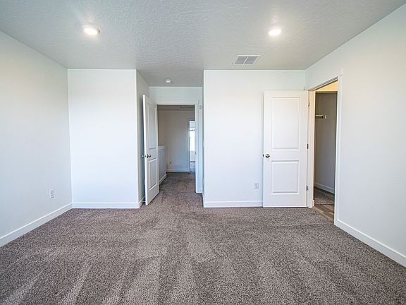2nd image of 1077 E Waterway Ln