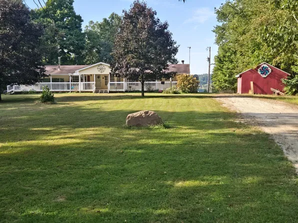 18322 McGuire Ridge Rd, Metamora, IN 47024
