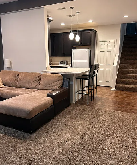 616 Windham Ln #BASEMENT — Photo 1
