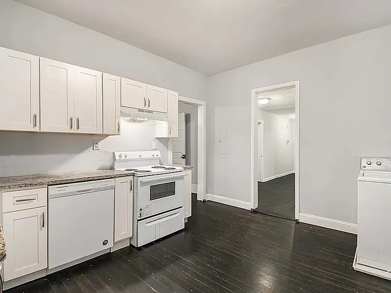 1460 Desoto Ave SW — Photo 8