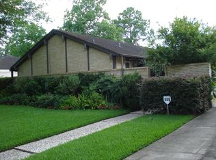 806 Walnut Bend Ln, Houston, TX 77042