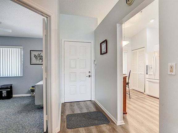 4th image of 5876 Regal Glen Dr APT 207