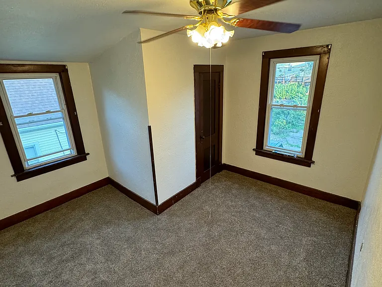 569 Quigley Ln — Photo 4