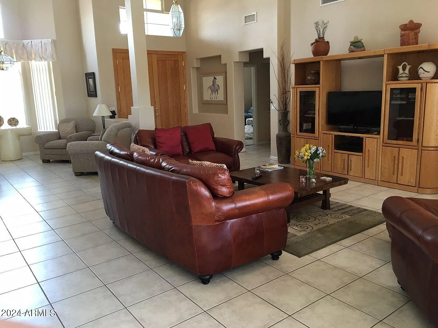 3 bed, 2.0 bath, 2439 sqft, $3,500 — Photo 2