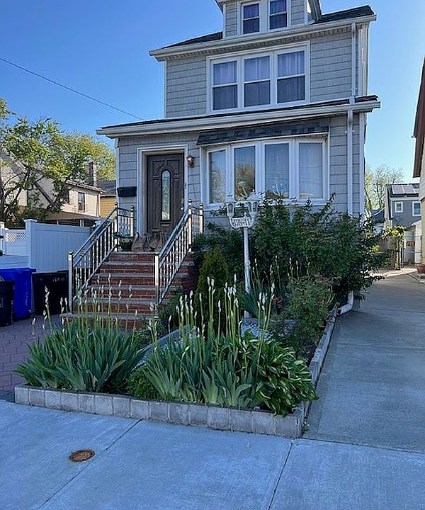 1st image of 116-11 196th St