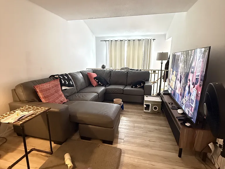 70 Inverary Dr #1 — Photo 4