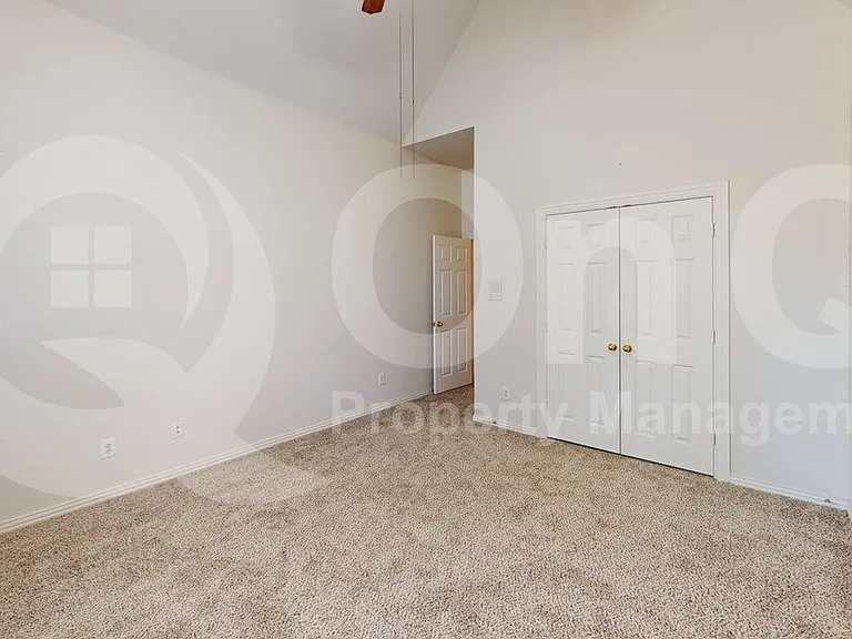 4513 Saint James Dr — Photo 25