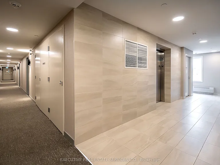 58 Sky Harbour Dr #402 — Photo 10