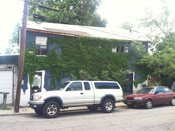 3rd image of 35 Willis Ave