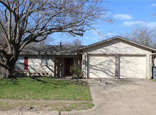 1315 Oakbrook St, Lancaster, TX 75134
