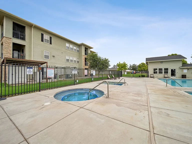 Windscape Apartments — Photo 24