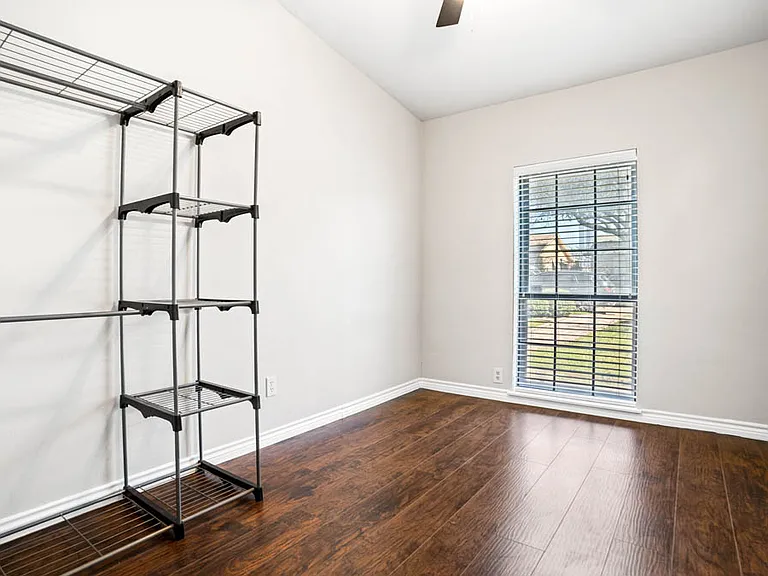 6407 Chinaberry Trl — Photo 10