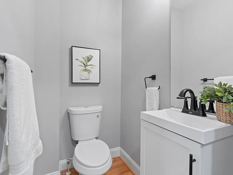 Main Level Half Bathroom (1)
