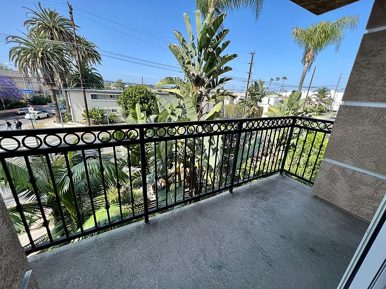 9344 National Blvd — Photo 7