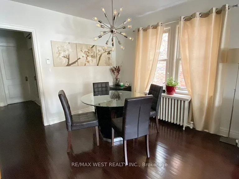305 Saint Clair Ave E #MAIN FLOOR — Photo 2