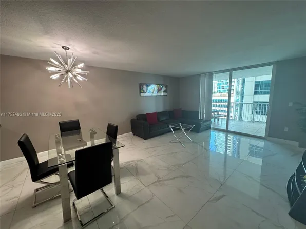 1200 Brickell Bay Dr APT 2214, Miami, FL 33131