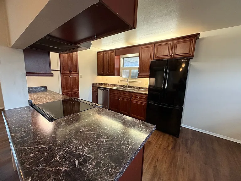 3403 Colony Dr — Photo 7